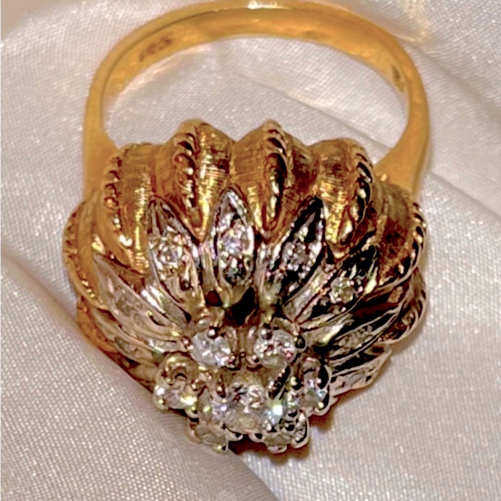 VINTAGE UNIQUE BOMBÈ DIAMOND RING 10.4 GRAMS 14KT YELLOW, WHITE & PLATINUM GOLD - Picture 6 of 10